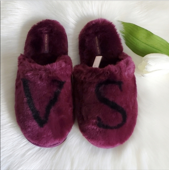Victoria's Secret Slippers Size M(7-8) - Picture 2 of 5